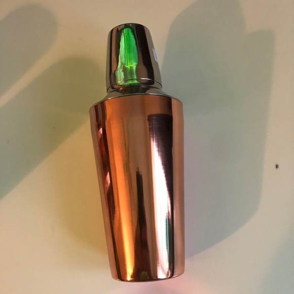 Copper cocktail shaker and two copper cups to shake your drinks up, - Picture 6 of 12